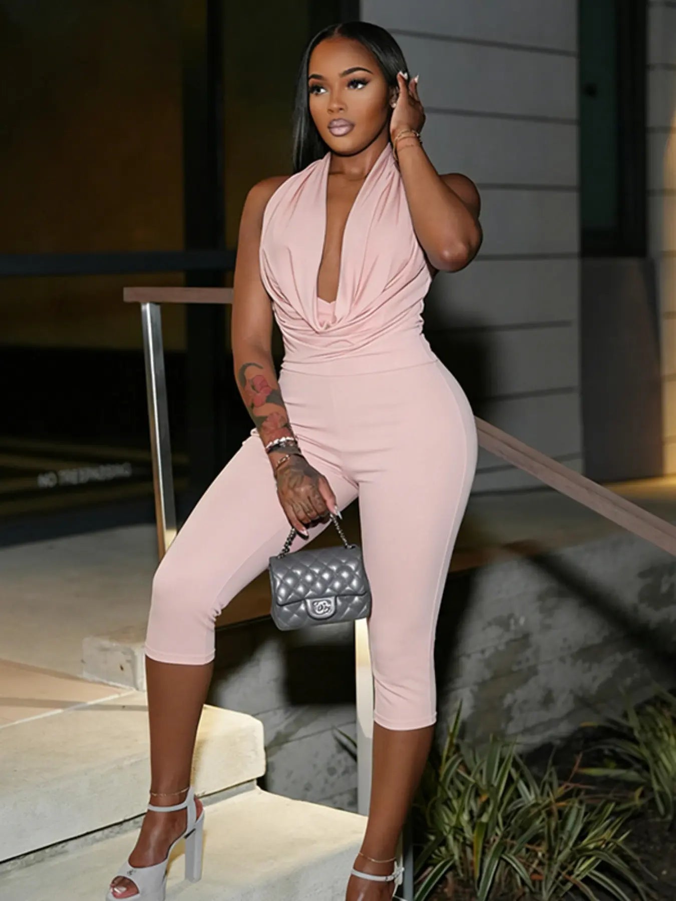 Women's Elegant Backless Sleeveless Bodycon Jumpsuit, Minimalist Design for Casual Everyday Wear, Chic and Fashionable